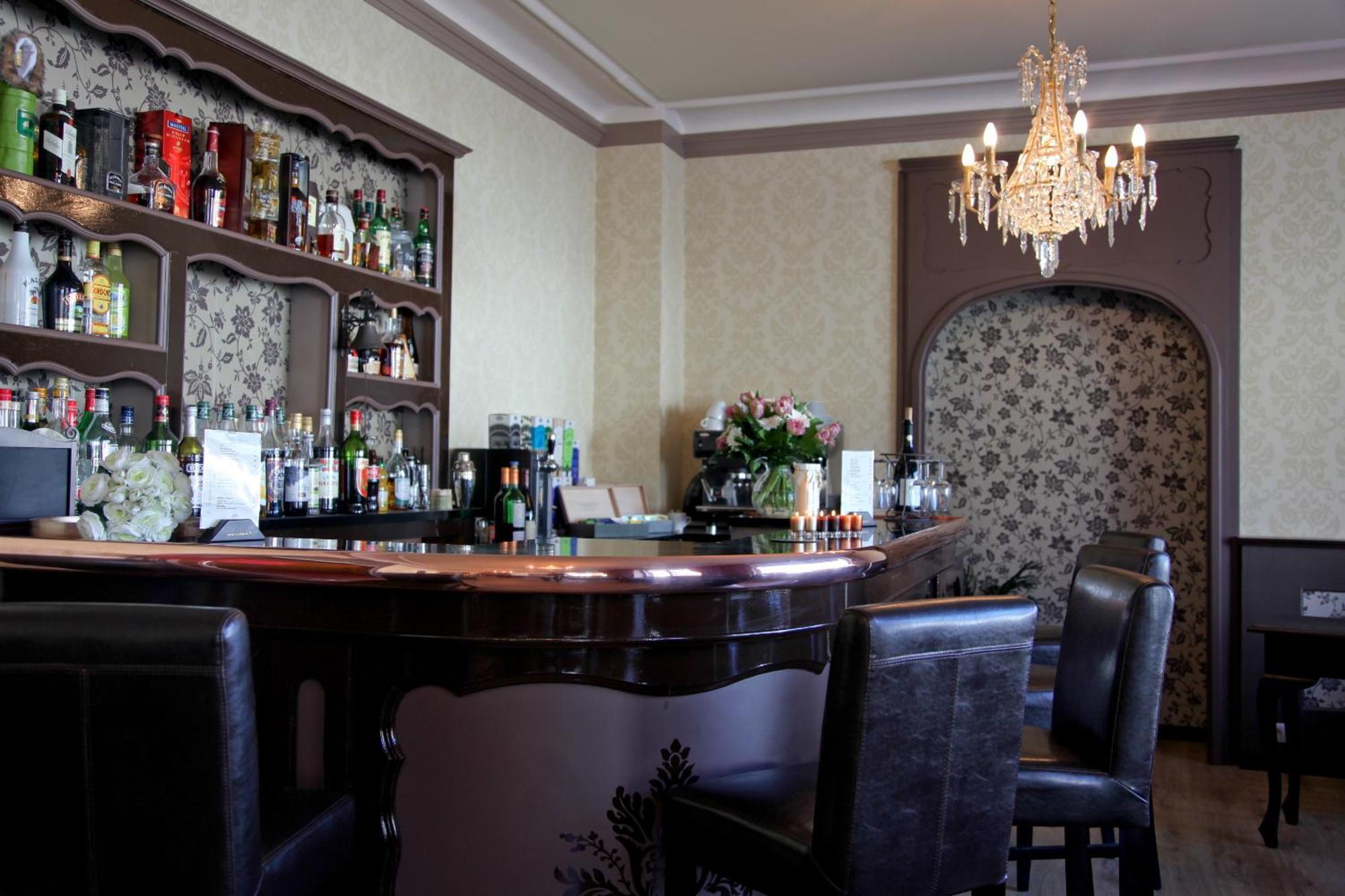 Logis Hotel Des Bains Gerardmer Bagian luar foto