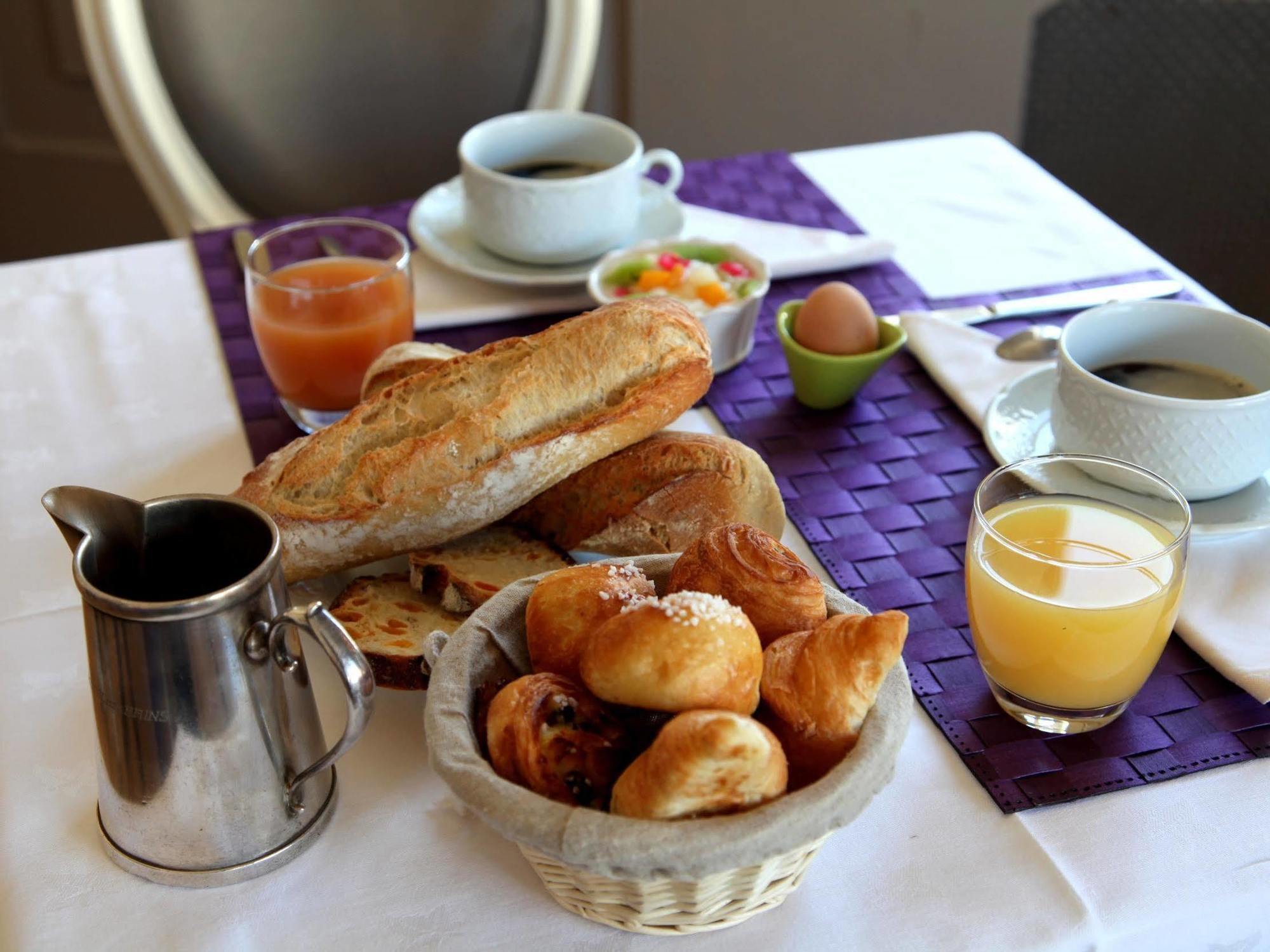 Logis Hotel Des Bains Gerardmer Bagian luar foto