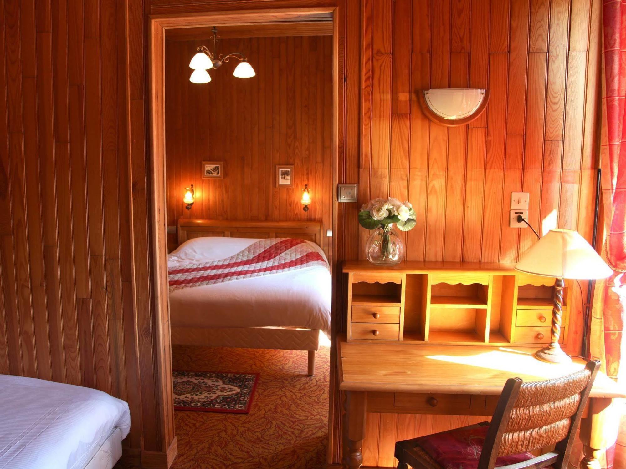Logis Hotel Des Bains Gerardmer Bagian luar foto