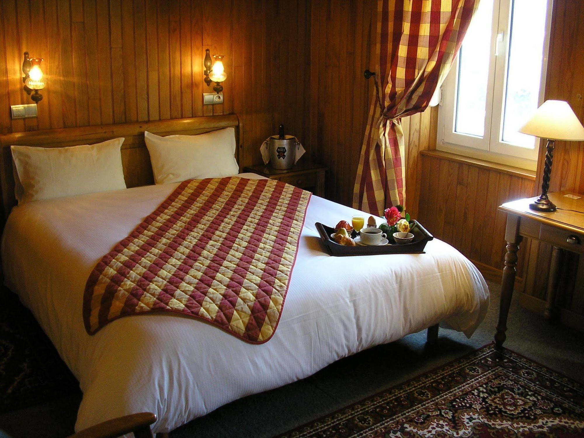 Logis Hotel Des Bains Gerardmer Bagian luar foto