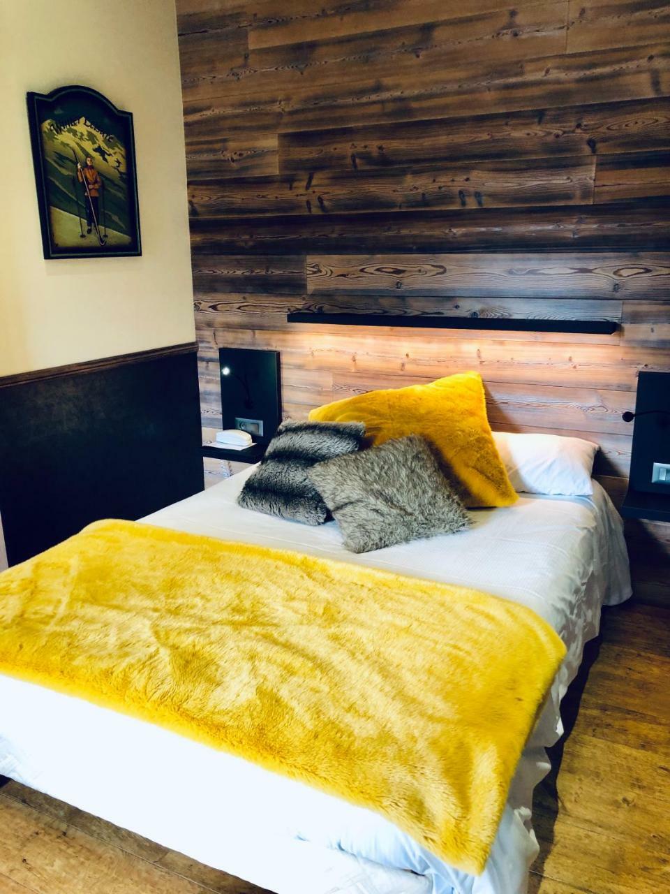Logis Hotel Des Bains Gerardmer Bagian luar foto
