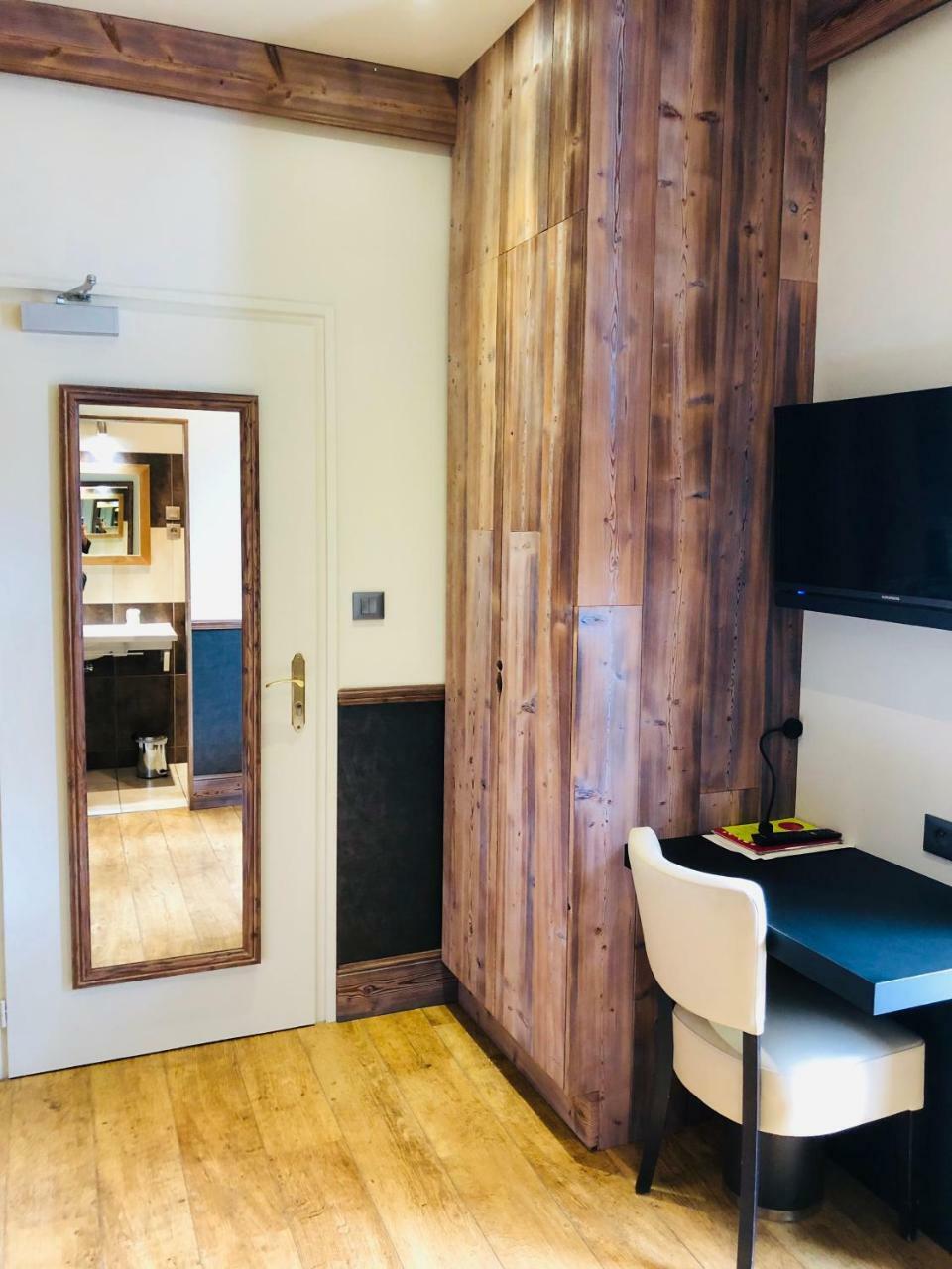 Logis Hotel Des Bains Gerardmer Bagian luar foto